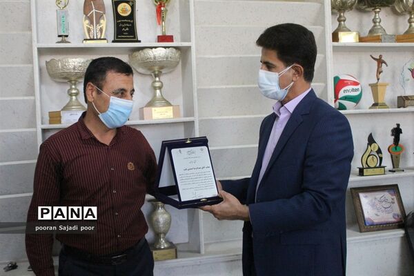 تجلیل از پیشکسوتان ورزش دانش آموزی استان بوشهر