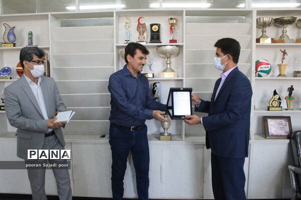 تجلیل از پیشکسوتان ورزش دانش آموزی استان بوشهر