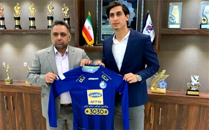 یاغی جدید فوتبال ایران معرفی شد؛ مدافع پرسپولیس رسما به استقلال پیوست