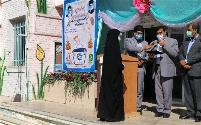 دانش آموزان طلایه داران گام دوم انقلاب هستند