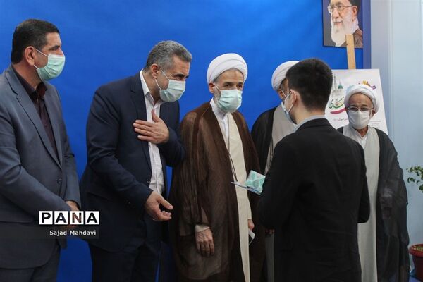 آیین تجلیل از نخبگان قرآنی دانش‌آموزی