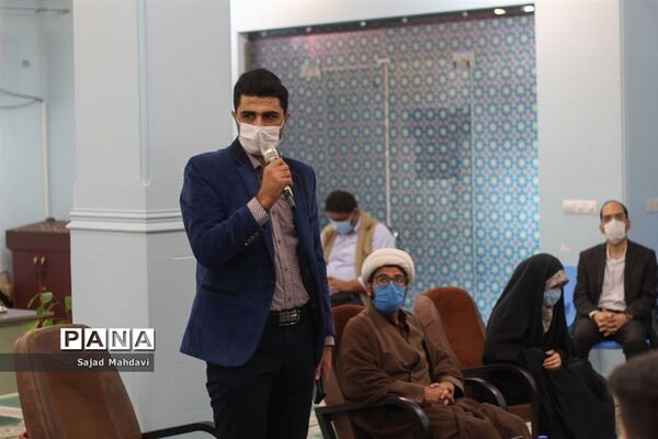 آیین تجلیل از نخبگان قرآنی دانش‌آموزی