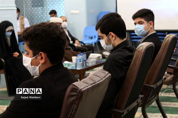 آیین تجلیل از نخبگان قرآنی دانش‌آموزی