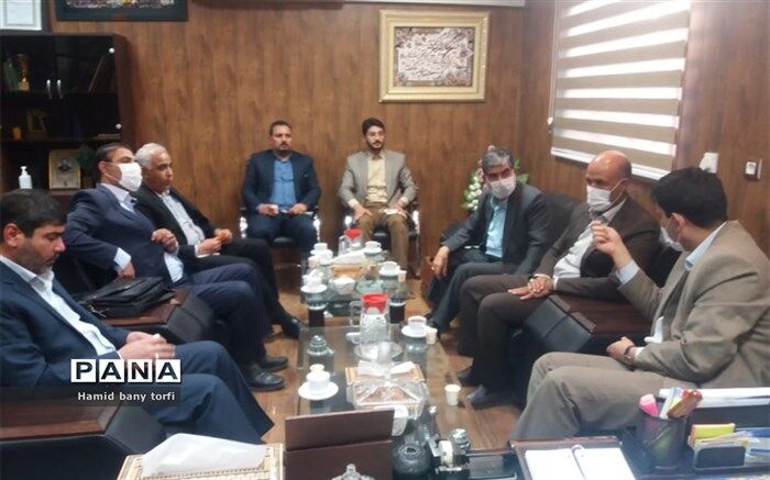 نشست هم اندیشی رییس  آموزش وپرورش شهرستان حمیدیه با حضورمدیرکل فنی وحرفه ای استان خوزستان