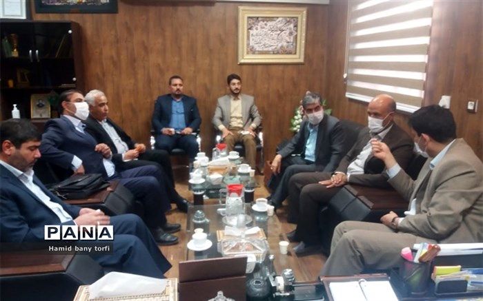 نشست هم اندیشی رییس  آموزش وپرورش شهرستان حمیدیه با حضورمدیرکل فنی وحرفه ای استان خوزستان