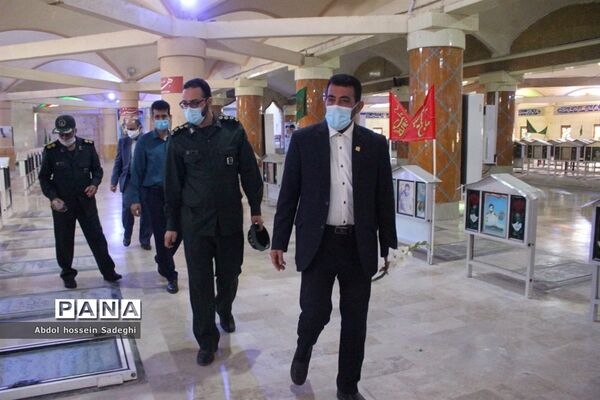 تجدید میثاق معاون پرورشی و فرهنگی اداره کل آموزش و پرورش استان بوشهر با شهدای دانش آموز و فرهنگی