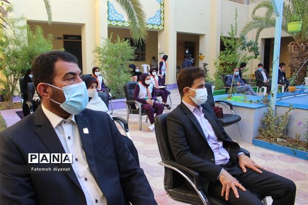 نواختن زنگ استکبار ستیزی در مدارس بوشهر