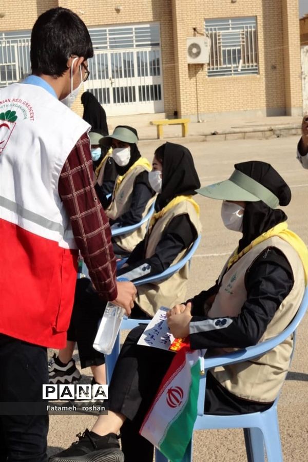 مراسم نمادین و تجمعی ۱۳ آبان در دبیرستان حضرت امام خمینی (ره) شهرستان امیدیه