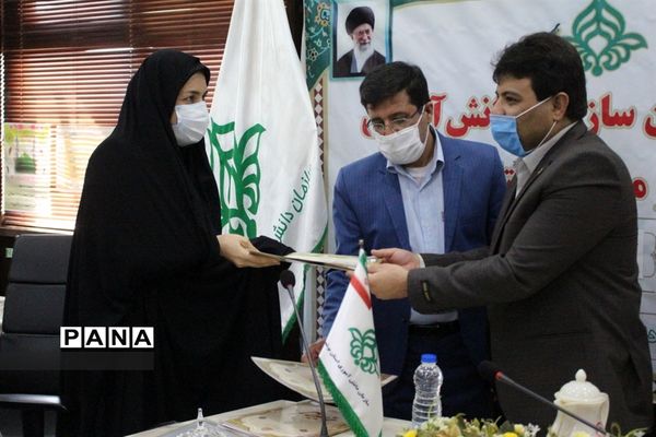 تجلیل از مسئولان سازمان دانش آموزی شهرستانها و مناطق استان بوشهر