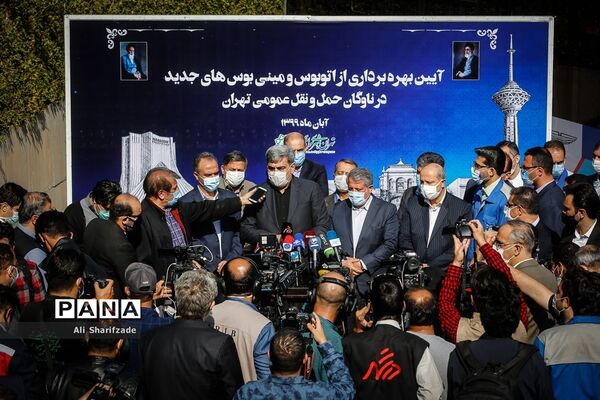 آیین بهره برداری از ۱۰۰ دستگاه اتوبوس و مینی بوس جدید در ناوگان حمل و‌نقل تهران