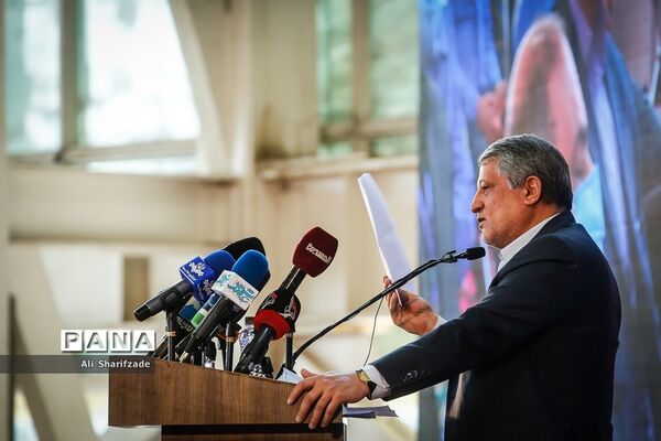 آیین بهره برداری از ۱۰۰ دستگاه اتوبوس و مینی بوس جدید در ناوگان حمل و‌نقل تهران