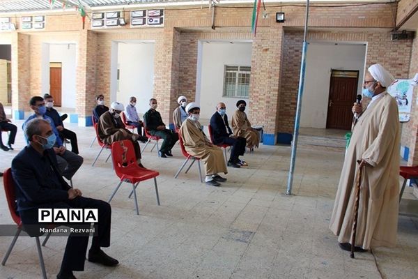 نواختن زنگ استکبار ستیزی در مدارس دشتی