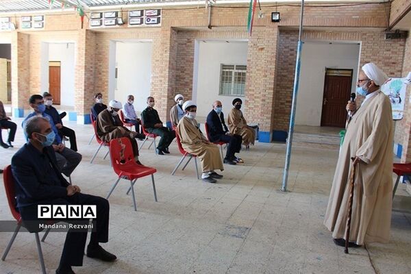 نواختن زنگ استکبار ستیزی در مدارس دشتی