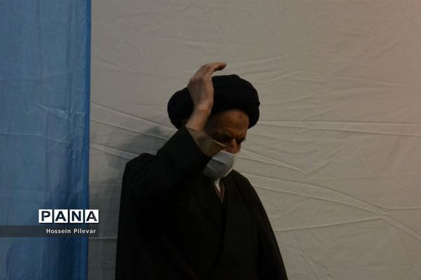 برگزاری مراسم ولادت پیامبراکرم(ص)وامام جعفر صادق(ع)وهفته وحدت در بیرجند