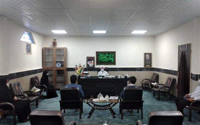 دیدار رئیس آموزش و پرورش چهاردانگه با امام‌ جمعه این منطقه