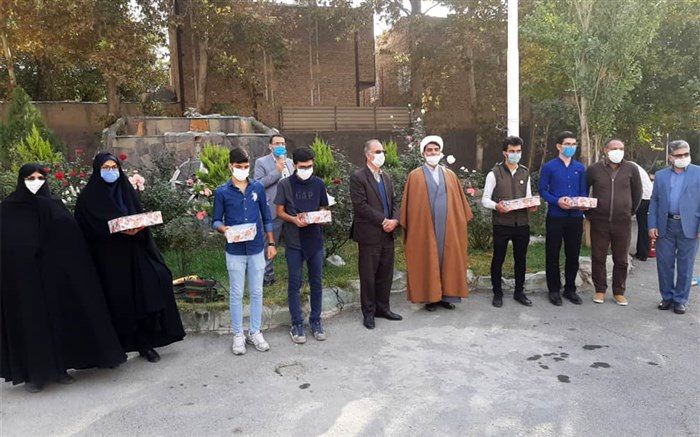 نخبه‌های علمی، اندوخته‌هایشان را در کشور خود به کار ببندند