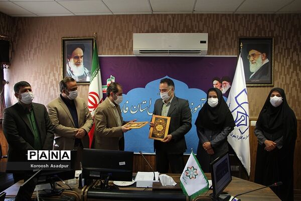آیین امضای تفاهم نامه بین سازمان فرهنگی شهرداری شیراز و اداره کل آموزش و پرورش فارس