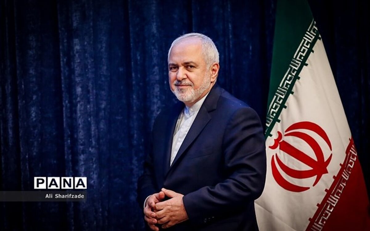 ظریف: دست خود را برای حل اختلاف با همسایگان پیش می‌آوریم