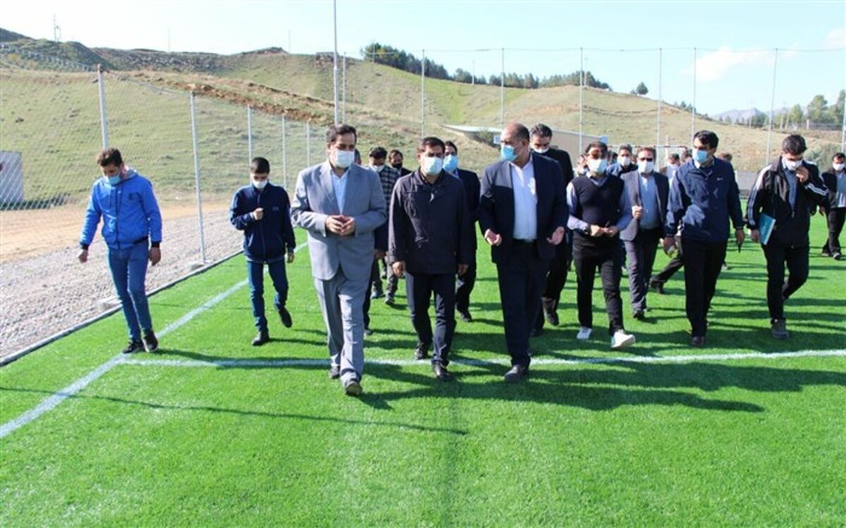 اولین زمین چمن مصنوعی شهرستان خداآفرین افتتاح شد