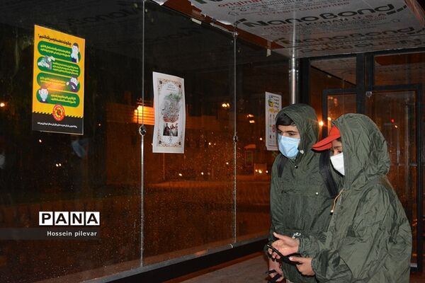 ضد عفونی سطوح شهر توسط گروه جهادی قدیم الاحسان