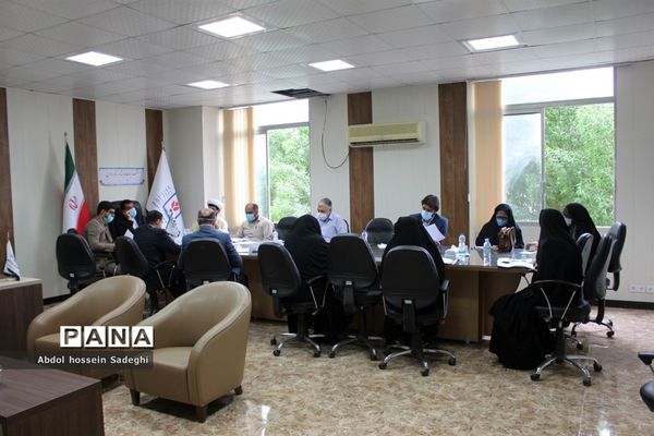 نشست هیات اندیشه‌ورز نماز مدارس استان بوشهر