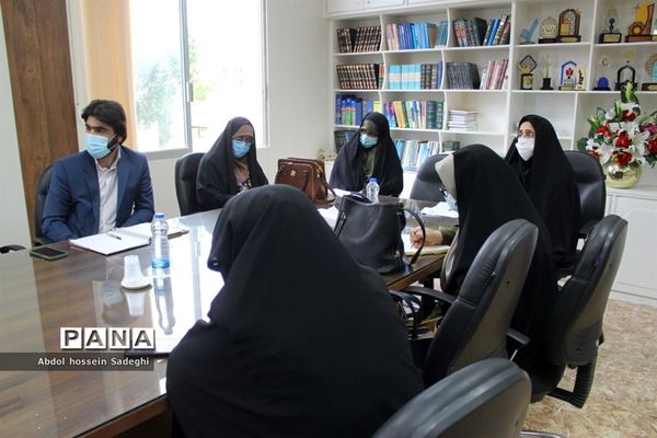 نشست هیات اندیشه‌ورز نماز مدارس استان بوشهر