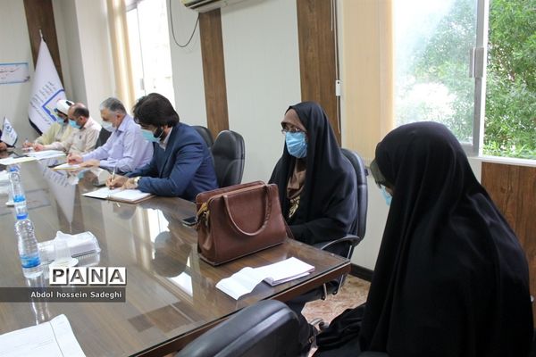 نشست هیات اندیشه‌ورز نماز مدارس استان بوشهر