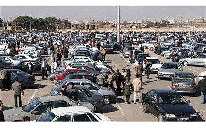 بازار بی رونق خودرو در انتظار تثبیت نرخ ارز