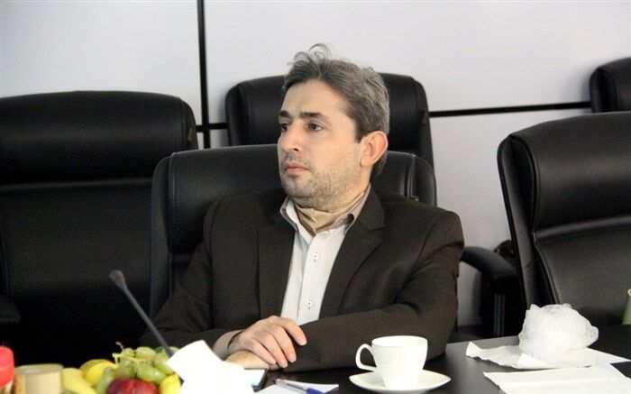 اهدای کتاب و تجهیز کتابخانه‌های مناطق محروم برای عدالت آموزشی
