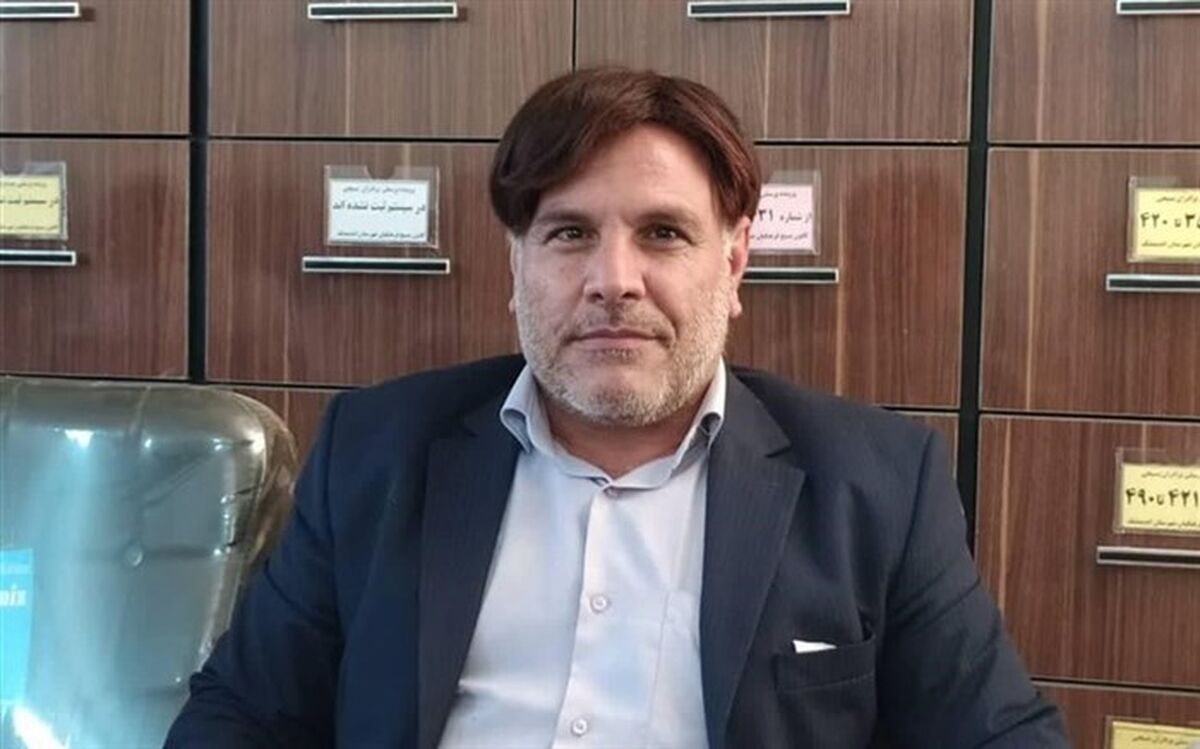 ارثیه پدری معلم اندیمشکی، صرف خرید 153 تبلت و گوشی هوشمند برای دانش‌آموزان نیازمند شد