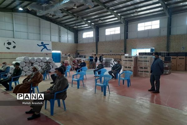 دستان مهر ورز گل لبخند رابرلبان زوج های خوسفی آورد