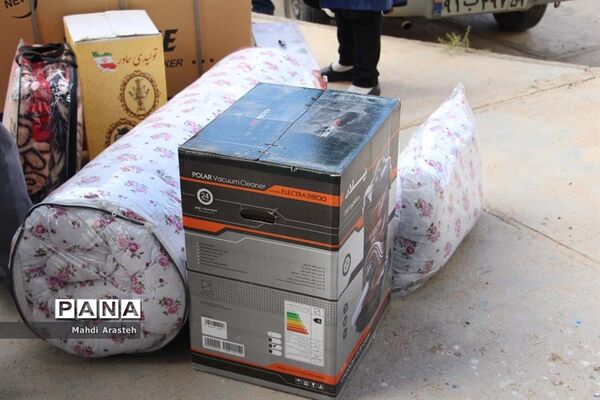 دستان مهر ورز گل لبخند رابرلبان زوج های خوسفی آورد