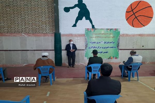 دستان مهر ورز گل لبخند رابرلبان زوج های خوسفی آورد