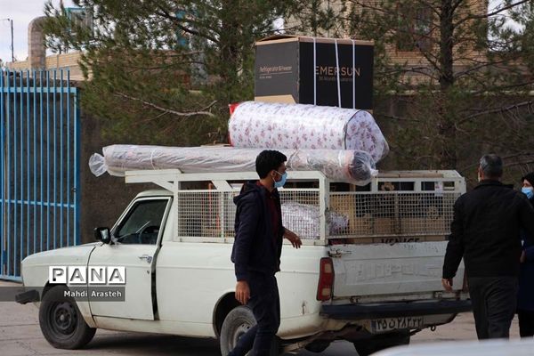 دستان مهر ورز گل لبخند رابرلبان زوج های خوسفی آورد