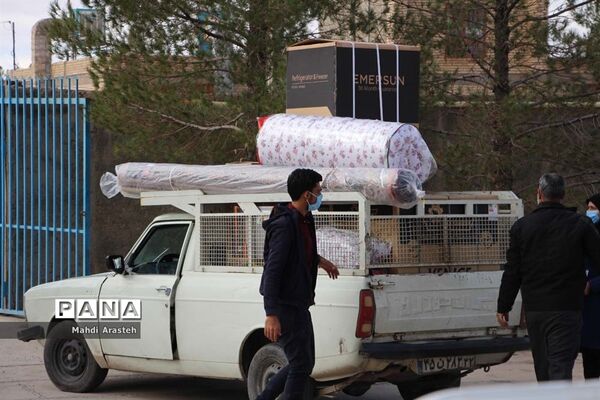 دستان مهر ورز گل لبخند رابرلبان زوج های خوسفی آورد