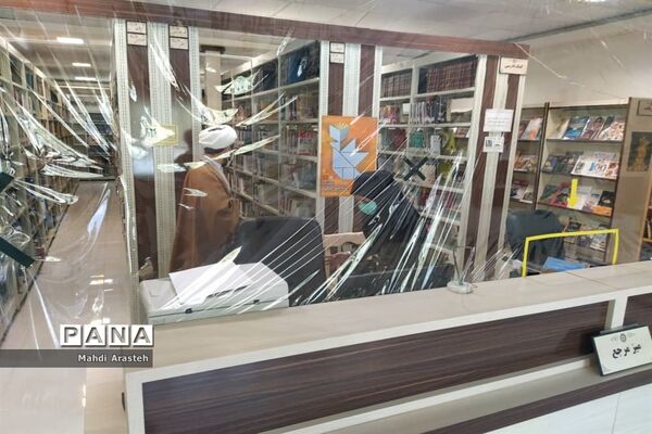 بازدید امام جمعه شهرستان خوسف از کتابخانه شکوهی خوسف به مناسبت روز کتاب و کتابخوانی