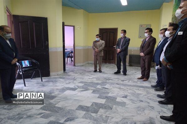 افتتاح کتابخانه های کلاسی در دبستان باهنر شهرستان کاشمر