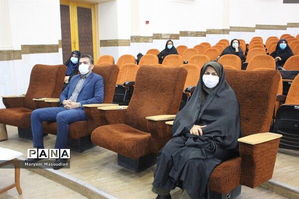 مراسم تجلیل از همکاران اداری حوزه معاونت پرورشی و تربیت بدنی آموزش و پرورش شهرستان بوشهر