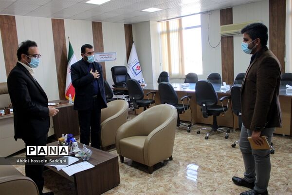 تجلیل از معلم نیک اندیش بردخونی توسط معاون پرورشی و فرهنگی استان بوشهر