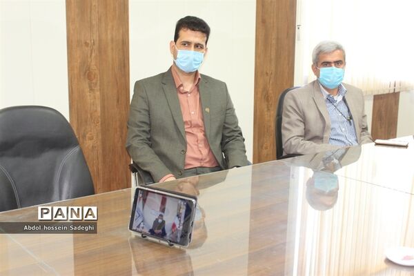 تجلیل از معلم نیک اندیش بردخونی توسط معاون پرورشی و فرهنگی استان بوشهر