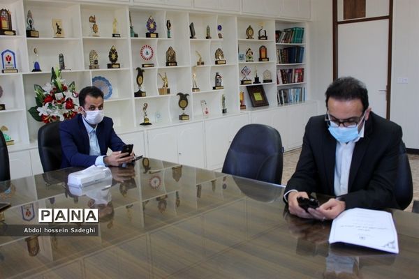 تجلیل از معلم نیک اندیش بردخونی توسط معاون پرورشی و فرهنگی استان بوشهر