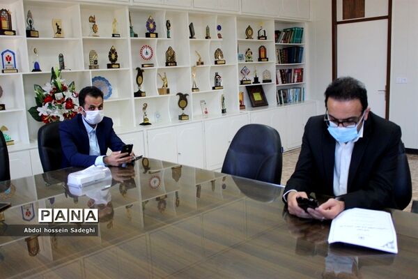 تجلیل از معلم نیک اندیش بردخونی توسط معاون پرورشی و فرهنگی استان بوشهر