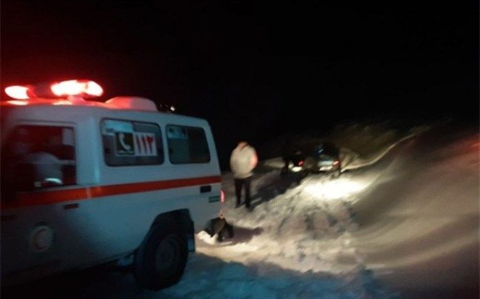 نجات ۴ نفر در ارتفاعات دریاچه تار توسط نجاتگران جمعیت هلال احمر شهرستان دماوند