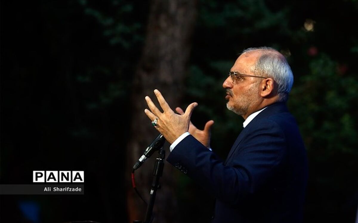 معلمان با پرورش استعدادهای آینده سازان ایران، موجب سر افکندگی و ناامیدی دشمنان انقلاب خواهند شد