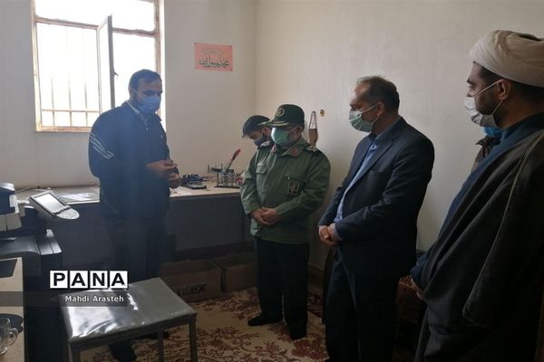 بازدید فرمانده سپاه انصارالرضا (ع) خراسان جنوبی از پروژه برق رسانی به روستای کوشه سفلی