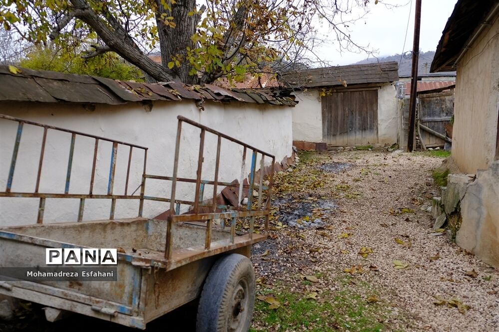 یک روز پاییزی در روستای مَجی
