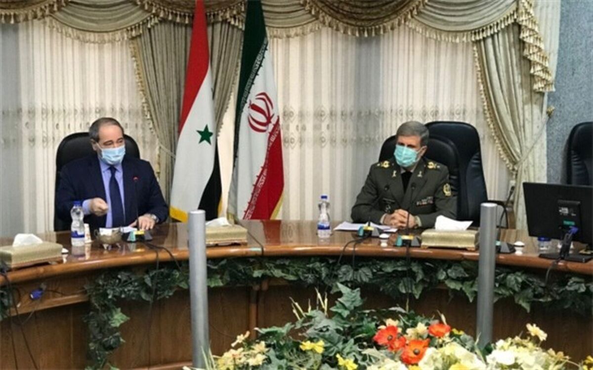 وزیر دفاع: آماده همکاری برای بازسازی سوریه هستیم