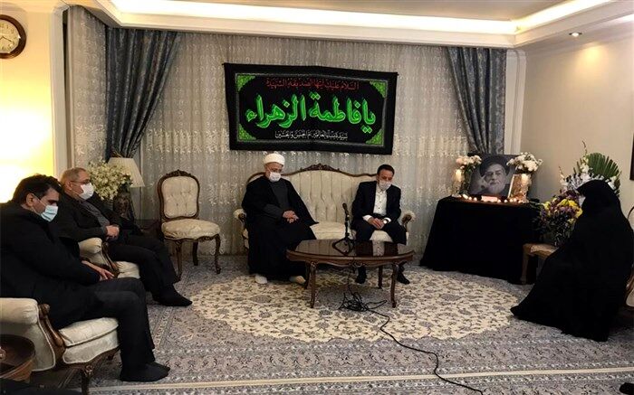 واعظی به نمایندگی از روحانی در منزل مرحوم حجت الاسلام شهیدی حضور یافت