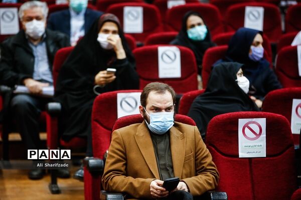 آیین تجلیل از دانش‌آموزان پژوهشگر و فناوران برگزیده