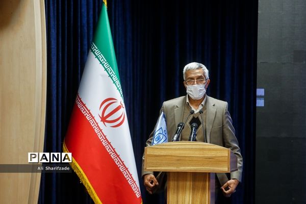 آیین تجلیل از دانش‌آموزان پژوهشگر و فناوران برگزیده